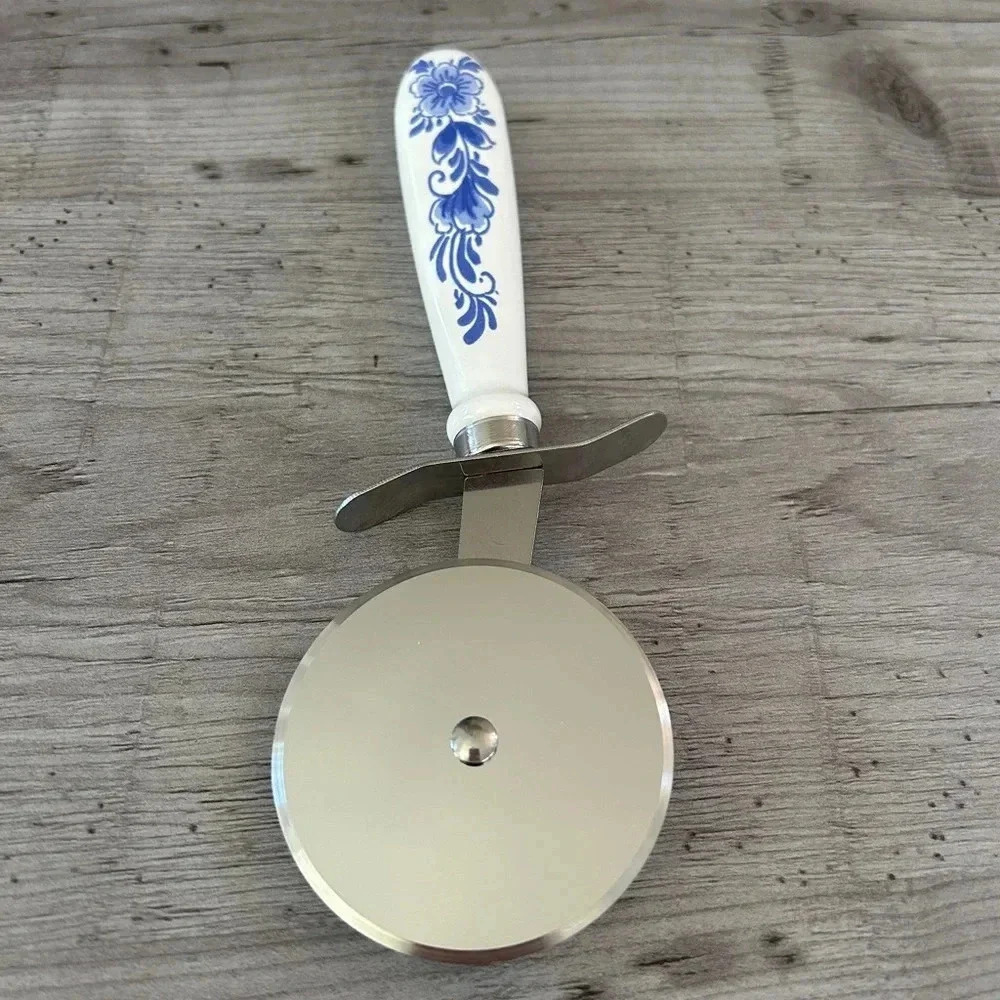 Delft Blue Pizza Cutter/Slicer